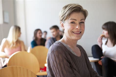 woman professor|female professors vs male colleagues.